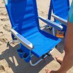 closing a beach chair