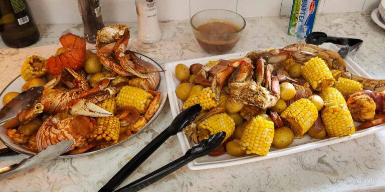 tray of seafood boil